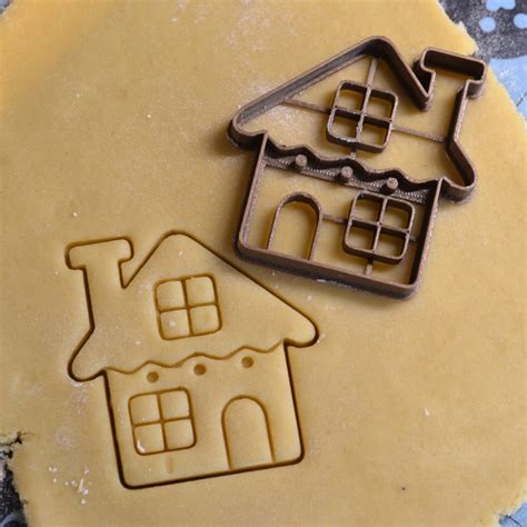 small gingerbread house cookie cutter